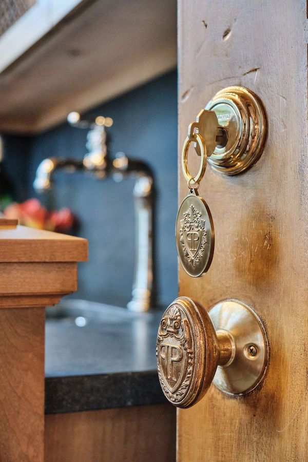 buckhead bar key and doorknob insignia detail